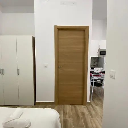 Apartamentos Cruz Roja B Seville Exterior photo