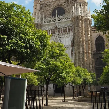 Apartamentos Cruz Roja B Seville Exterior photo